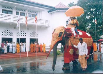 2003.01 04 - Akta Patra Pradanaya ( credential ceremony) at citi hall in Kurunegala about The C34