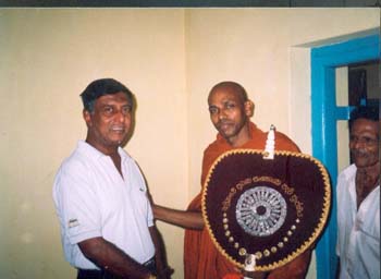 2003.01.25 after received Akta Patra at Ankumbura temple