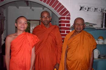 2004 December at Galviharaya - Dehiwala with nayaka thero and laos monk