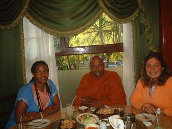 31.08.2007 - offering Dana with faith and Salma at Cairo in Egypt