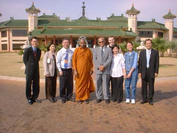 2005.08.26 - Thai embassy staff came to visit African Buddhist seminary and temple at bronkhorsts