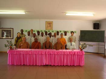 2005.10.04 Master Shin Pei came to African Buddhist seminary.