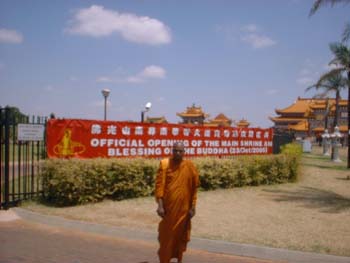 2005.10.25 - Grand temple opening ceremony in South Africa... (2)