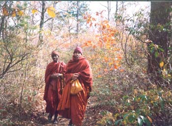 2003 - with ven Ugandawe Buddharakkitha in USA (1)