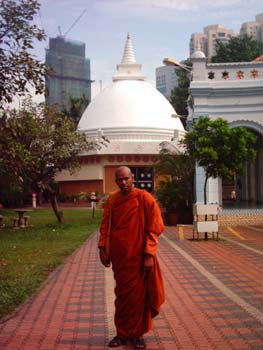 at buddhist temple in kwalalampur 2006 june 07.