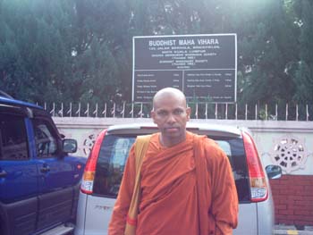 at buddhist temple in kwalalampur 2006 june 07