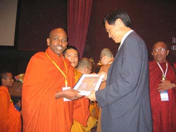 18.05.2005 - Talking with the Deputy Prime minister in Thailand