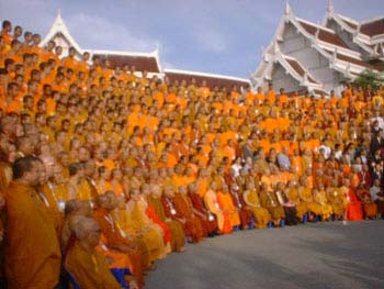 18.5.2005 - Vesak in Thailand - Buddha mantan group photo 10