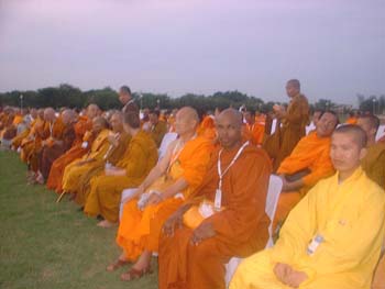 2005.05.18 -  Vesak in Thailand - Buddha mantan evening