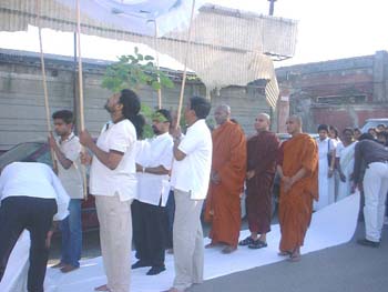 2004.06.08 at  Lankarama temple at Milan in Italy (1)