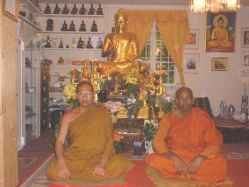 2004 June at sweden thai temple