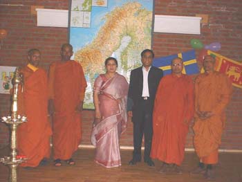 Sri lanka HC and  monks at the Sweden temple.
